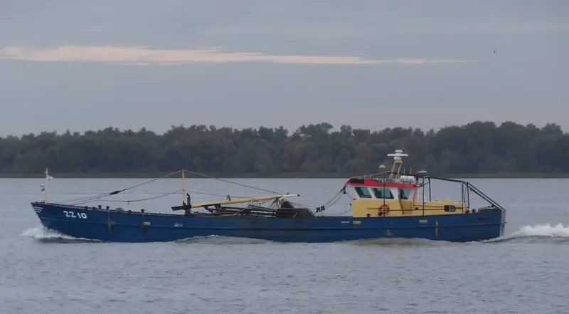 DE VIER GEBROEDERS Fishing Vessel IMO 7605952 photo 8