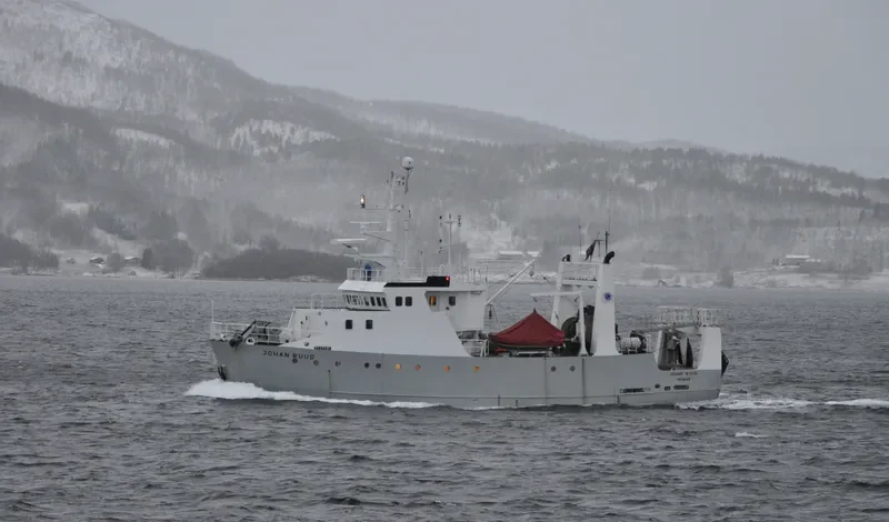 IWAN Research Vessel IMO 7607209 photo 5