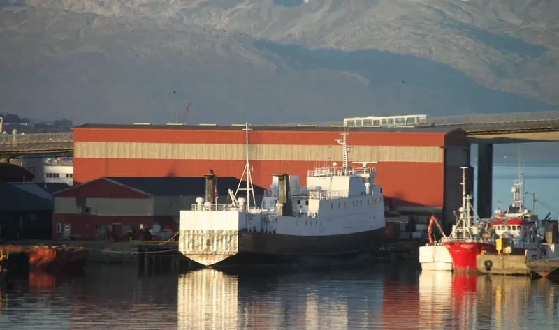 BEQUIA EXPRESS 2 Ro-Ro IMO 7608758 photo 3