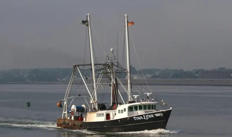 TINA LYNN Fishing Vessel IMO 7612010 photo 4