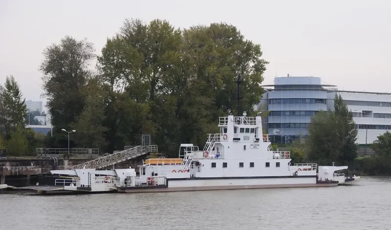 ANNE DE BRETAGNE Passenger Ship IMO 7614953 photo 3