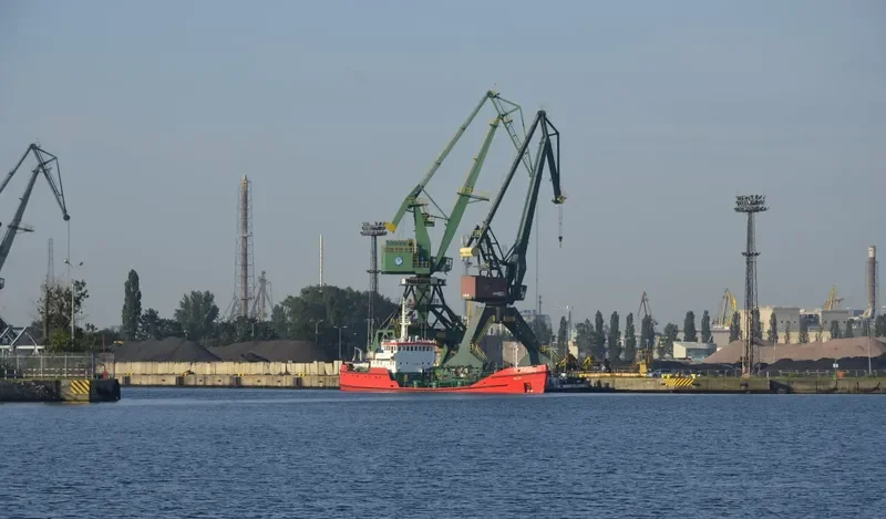 HALICZ Tanker IMO 7615749 photo 4