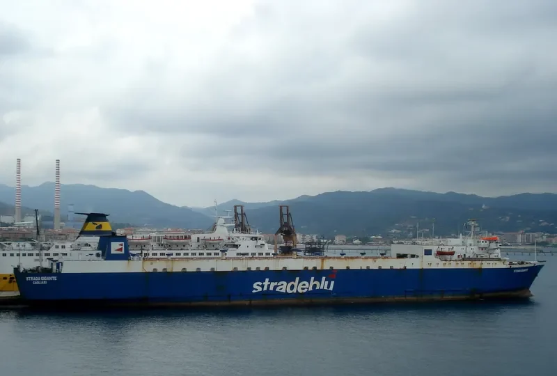 GIGANTE Ro-Ro IMO 7617735 photo 10