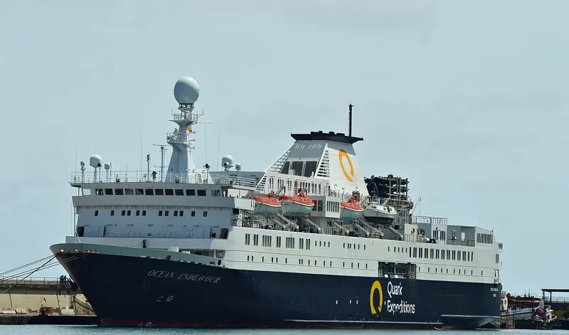 OCEAN ENDEAVOUR Passenger Ship IMO 7625811 photo 5