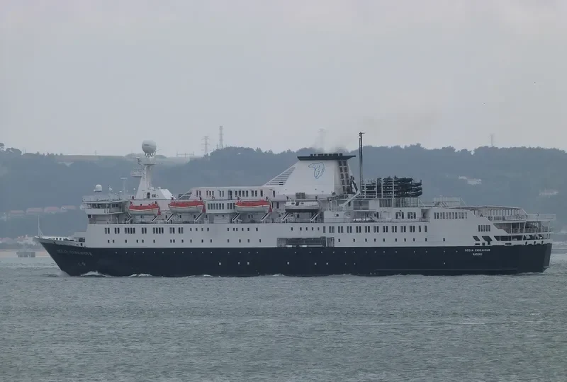 OCEAN ENDEAVOUR Passenger Ship IMO 7625811 photo 9