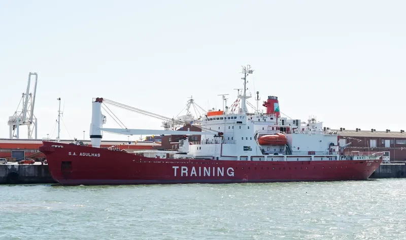 S.A.AGULHAS General Cargo IMO 7628136 photo 4