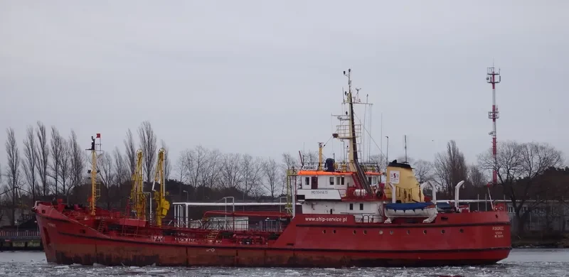PORONIEC Tanker IMO 7641475 photo 8