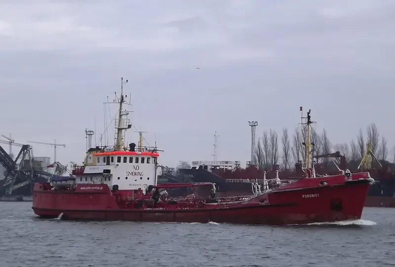 PORONIEC Tanker IMO 7641475 photo 10