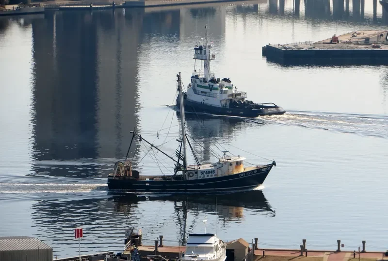 CAPT.GARLAND Fishing Vessel IMO 7644661 photo 2