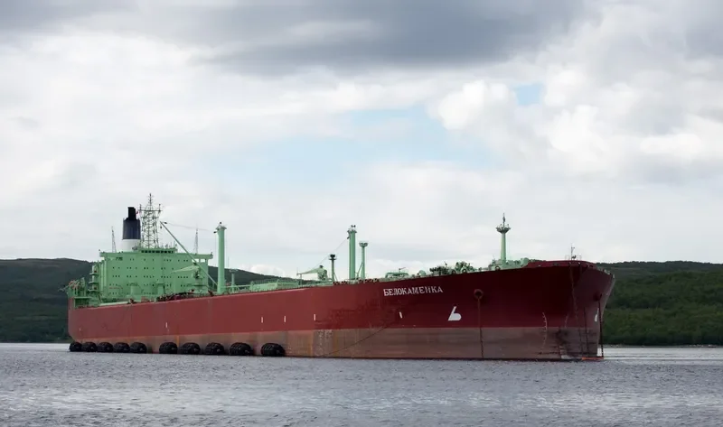BELOKAMENKA Tanker IMO 7708314 photo 4