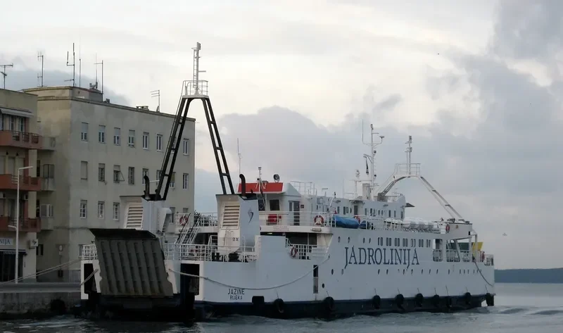 JAZINE Ro-Ro IMO 7713539