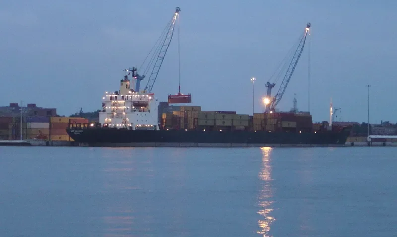 BALEARES Container Ship IMO 7714349 photo 2