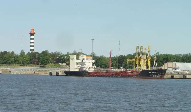 SEA LION Tanker IMO 7715422 photo 4