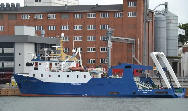 ARCTIC HUNTER Offshore Vessel IMO 7719832 photo 5