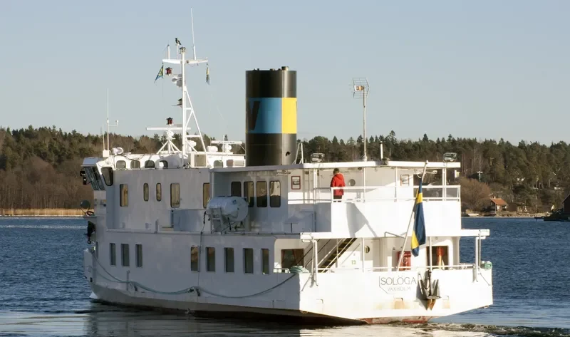 SOLOGA Passenger Ship IMO 7727322 photo 4