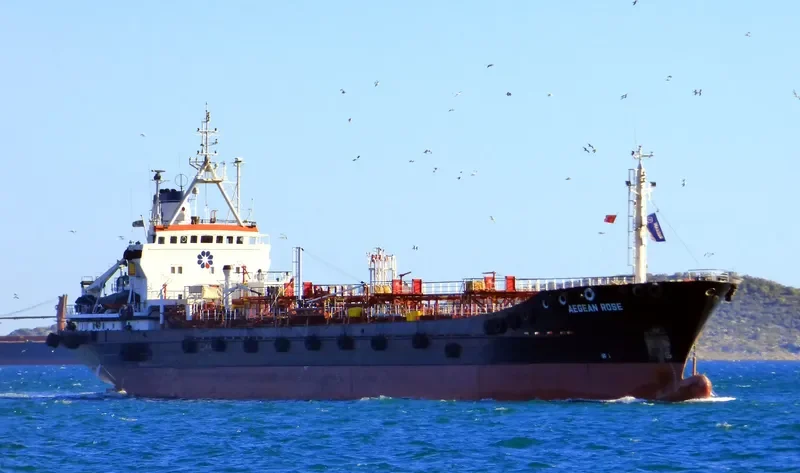 SAGNA Tanker IMO 7729019 photo 2