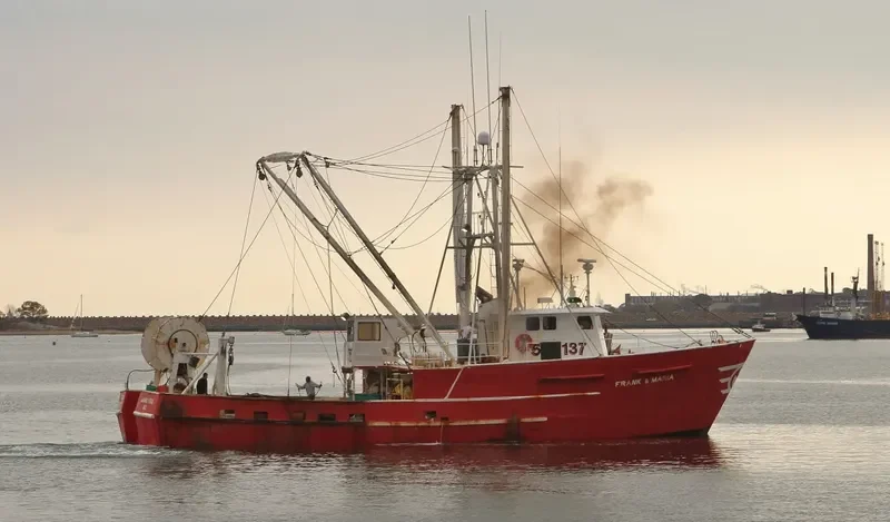 FRANK & MARIA Fishing Vessel IMO 7734296 photo 4