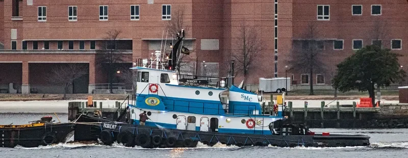 ROBERT T Tug Boat IMO 7738981 photo 4