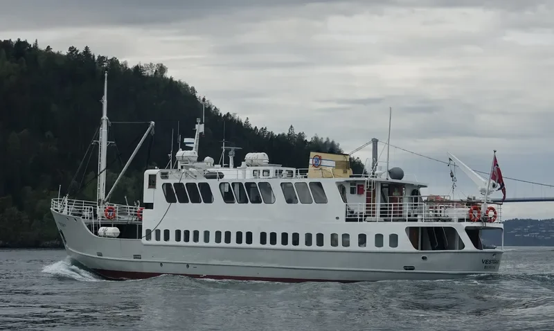 VESTGAR Passenger Ship IMO 7739997 photo 9