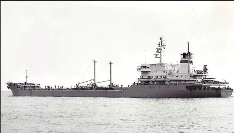 DONG HAI 212 Tanker IMO 7740817 photo 3