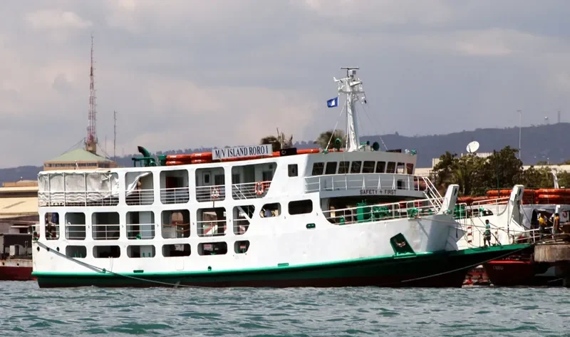 ISLAND RORO 1 Passenger Ship IMO 7810600 photo 3