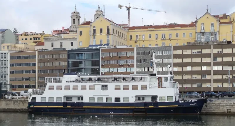 PRINCIPE DA BEIRA Passenger Ship IMO 7813236 photo 7