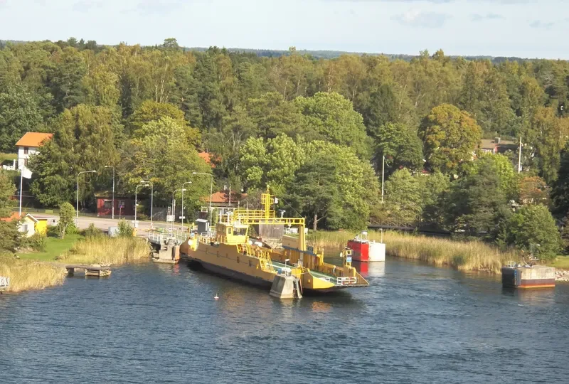 NORA Passenger Vessel IMO 7817385 photo 7