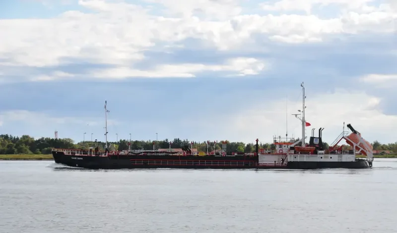 HOLY MARY Tanker IMO 7822330 photo 5