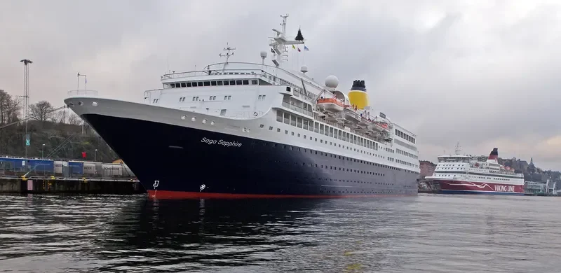 BLUE SAPPHIRE Passenger Ship IMO 7822457 photo 4