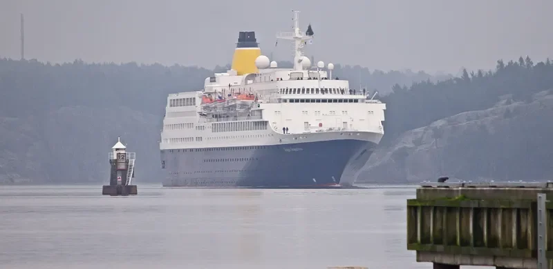 BLUE SAPPHIRE Passenger Ship IMO 7822457 photo 5