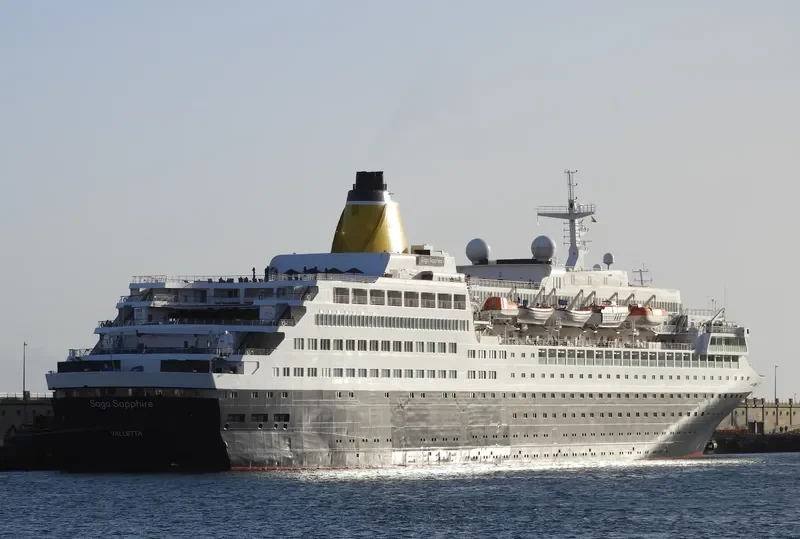 BLUE SAPPHIRE Passenger Ship IMO 7822457 photo 9