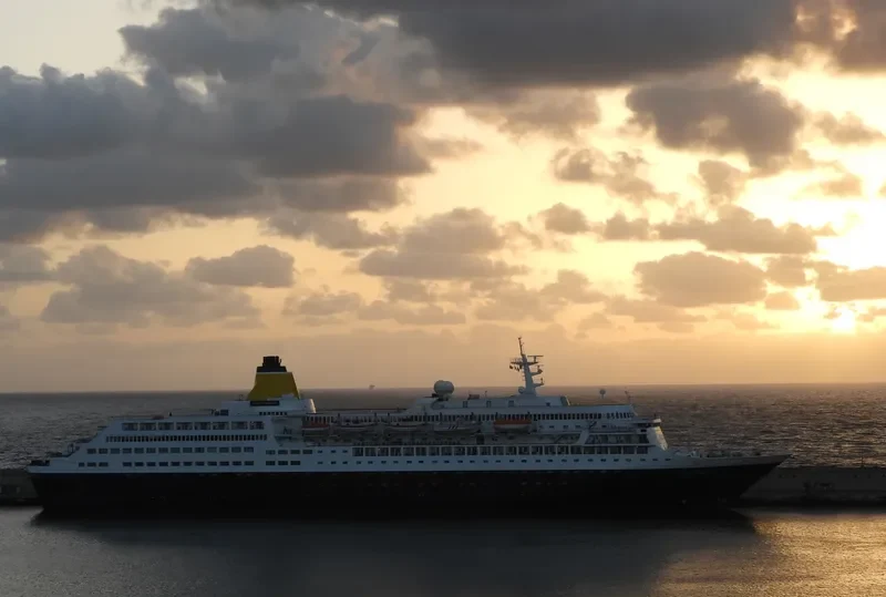 BLUE SAPPHIRE Passenger Ship IMO 7822457 photo 10