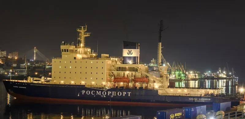 KAPITAN KHLEBNIKOV Passenger Ship IMO 7824417 photo 2