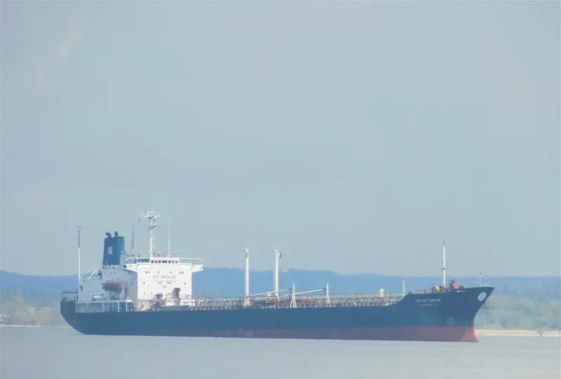 PALUH TABUAN/PERTAMINA 1019 Tanker IMO 7900168 photo 3