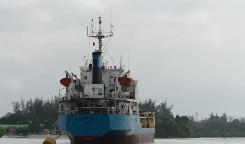UKOMBOZI Tanker IMO 7900962 photo 2