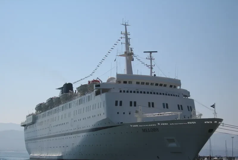 QING Passenger Ship IMO 7902295 photo 9