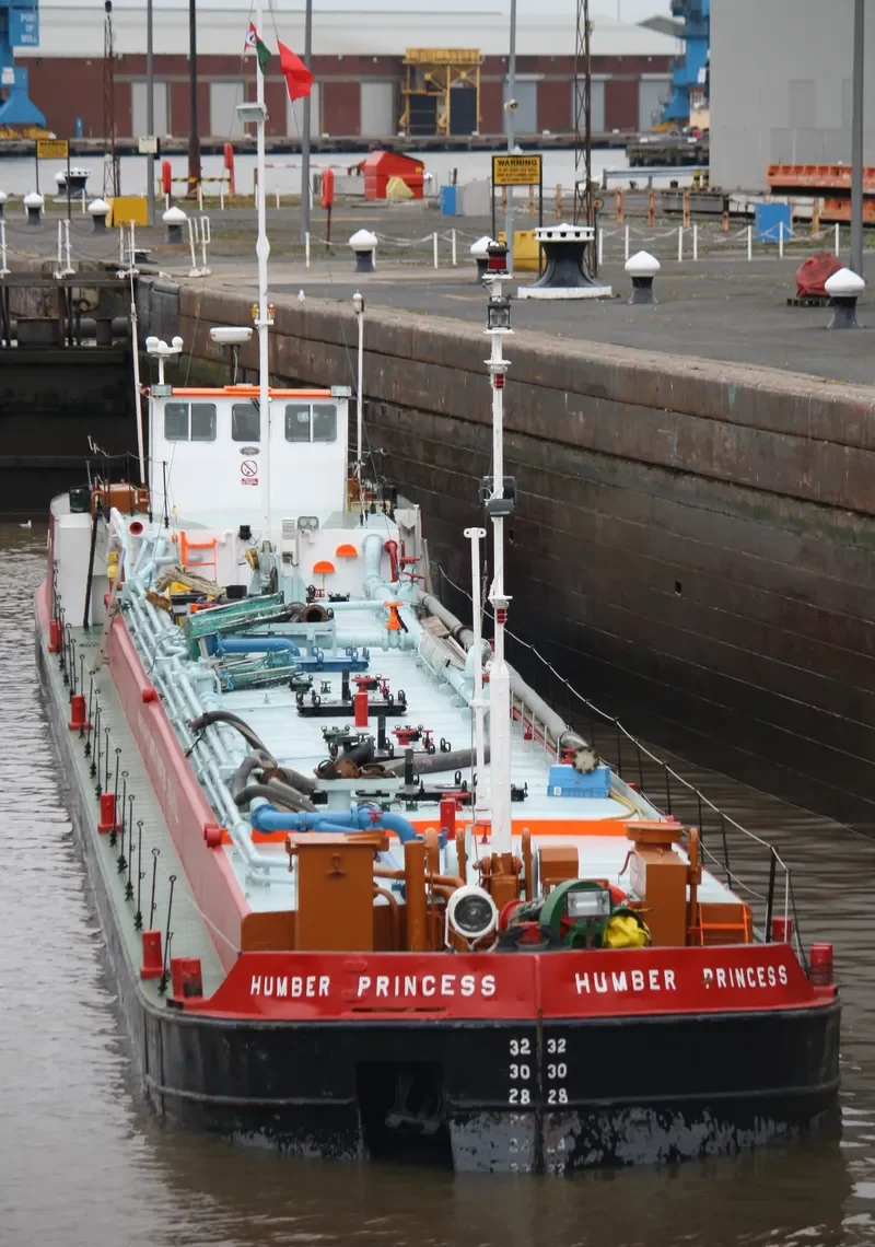 HUMBER PRINCESS Tanker IMO 7902386 photo 2