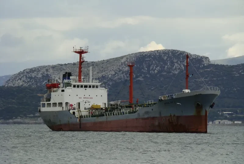 MAZAYA 6 Tanker IMO 7904231 photo 3