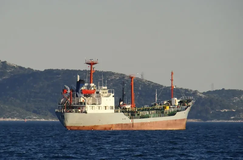 MAZAYA 6 Tanker IMO 7904231 photo 5