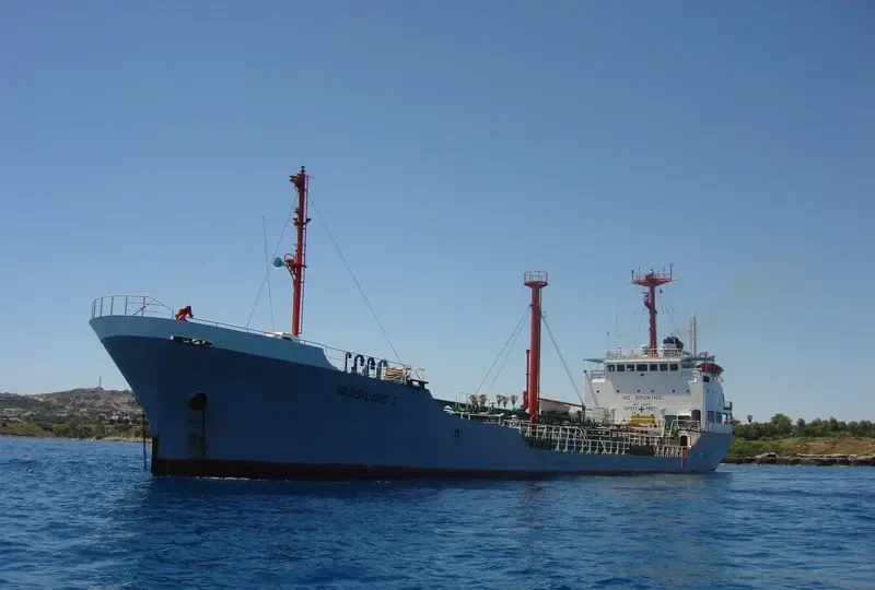 MAZAYA 6 Tanker IMO 7904231 photo 9