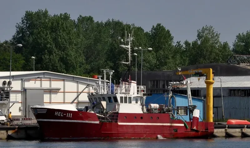 HEL 111 General Cargo IMO 7906021 photo 10