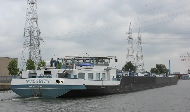 INTEGRITY Tanker IMO 7907740 photo 4