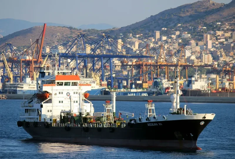 ROYAL TREASURE Tanker IMO 7910826 photo 4