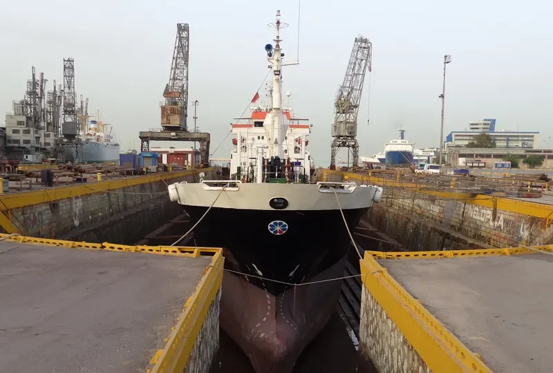 ROYAL TREASURE Tanker IMO 7910826 photo 8