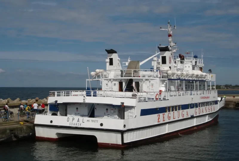 OPAL Passenger Ship IMO 7911272 photo 8