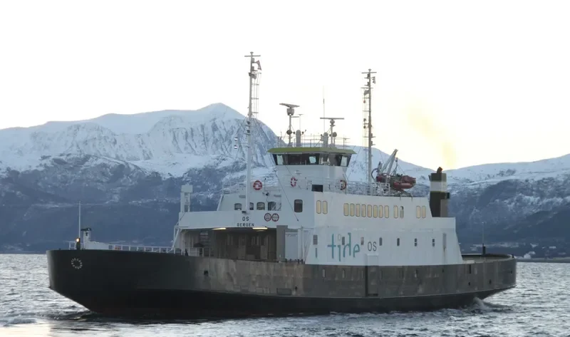 OPAL Passenger Ship IMO 7911272 photo 10