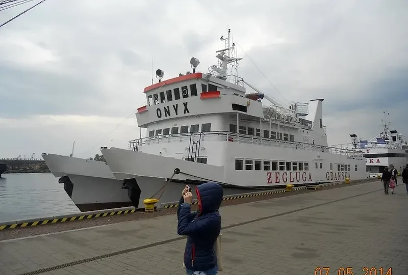 ONYX Passenger Vessel IMO 7911301 photo 2