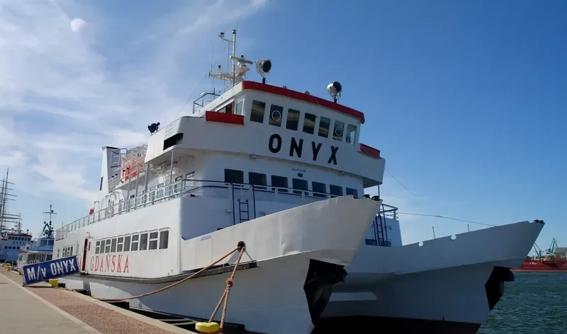 ONYX Passenger Vessel IMO 7911301 photo 8