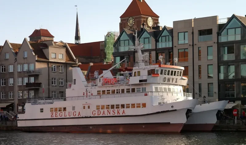 ONYX Passenger Vessel IMO 7911301 photo 9
