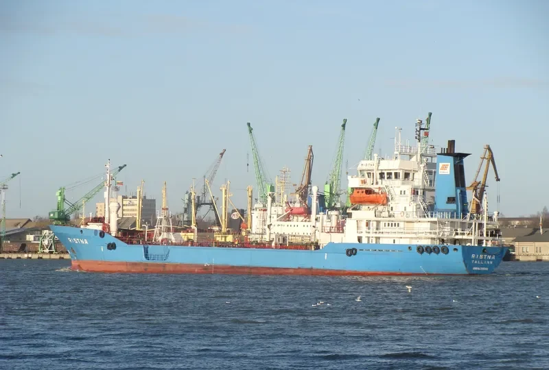 RISTNA Tanker IMO 7915113 photo 8